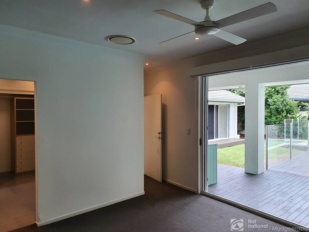 24 Kingfisher Crescent, Burleigh Waters, QLD 4220