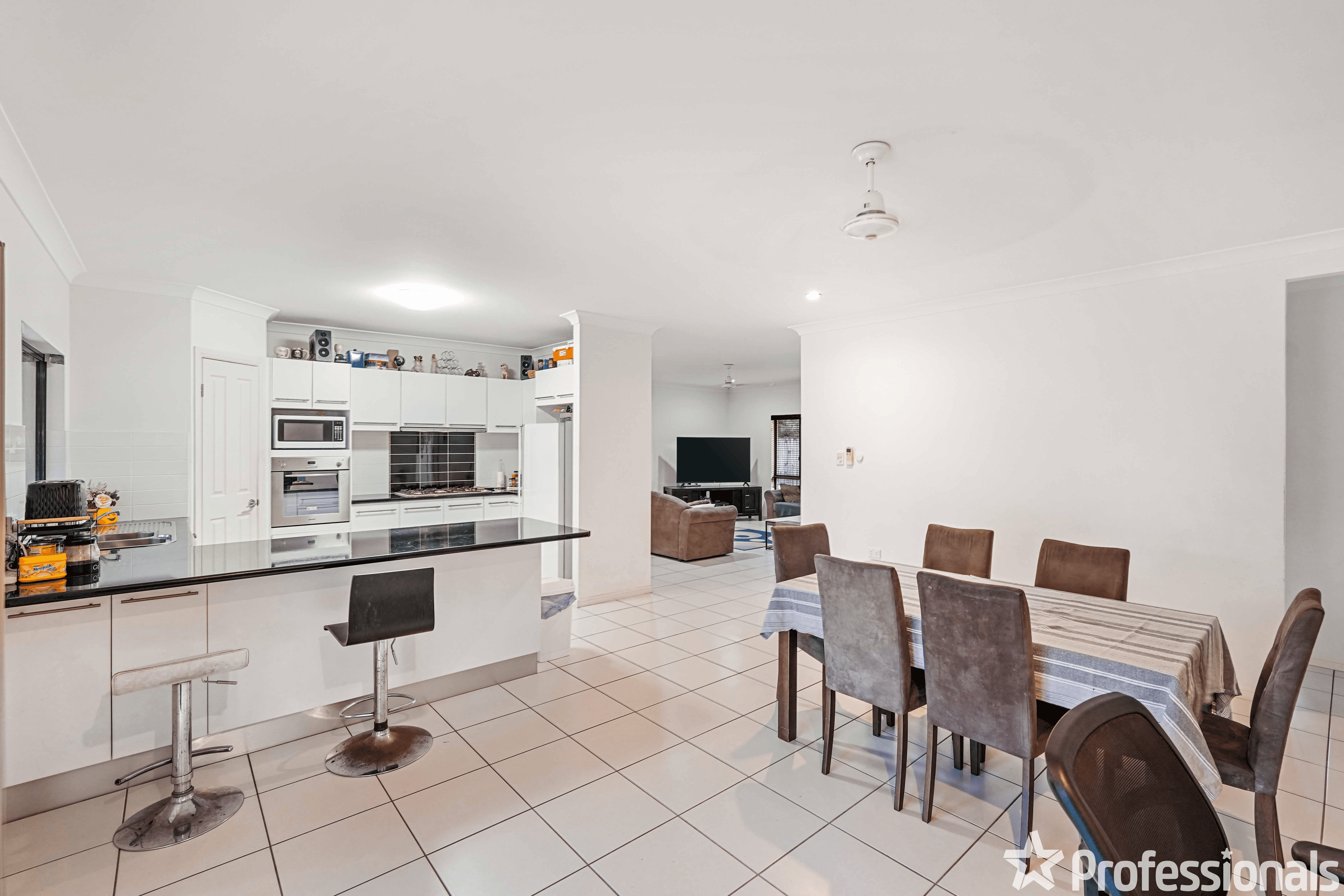 8 Poolwood Road, KEWARRA BEACH, QLD 4879