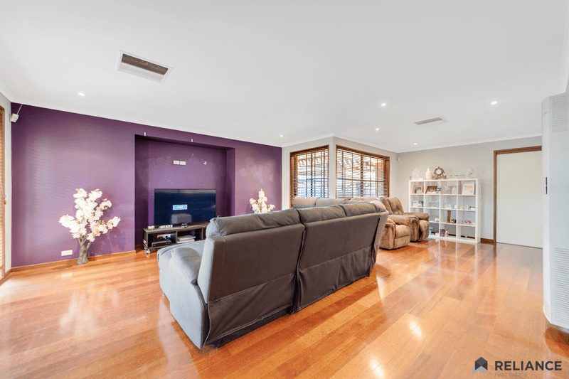 22 Nimmo Crescent, Kurunjang, VIC 3337