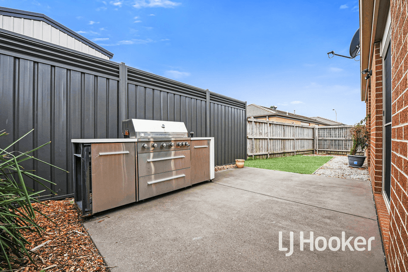 4 Native Retreat, CRANBOURNE EAST, VIC 3977