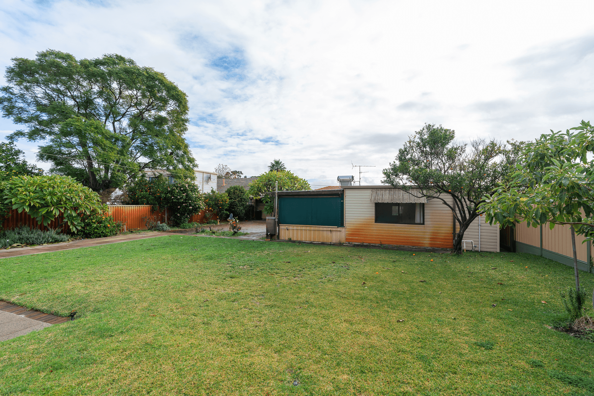 101 Barbican Street East, RIVERTON, WA 6148