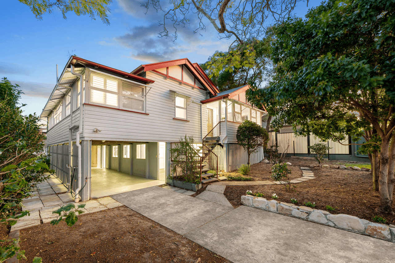 24 Brodie Street, Holland Park West, QLD 4121