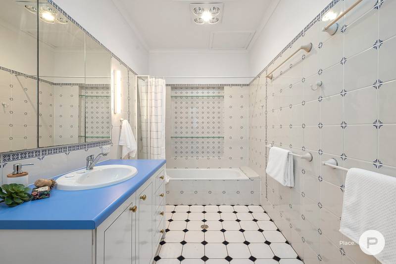 24 Brodie Street, Holland Park West, QLD 4121