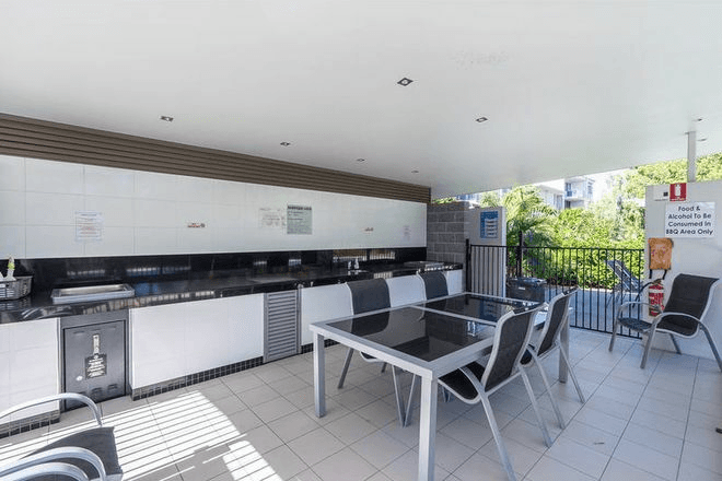 Unit 8/2 Gaven Cres, Mermaid Beach, QLD 4218