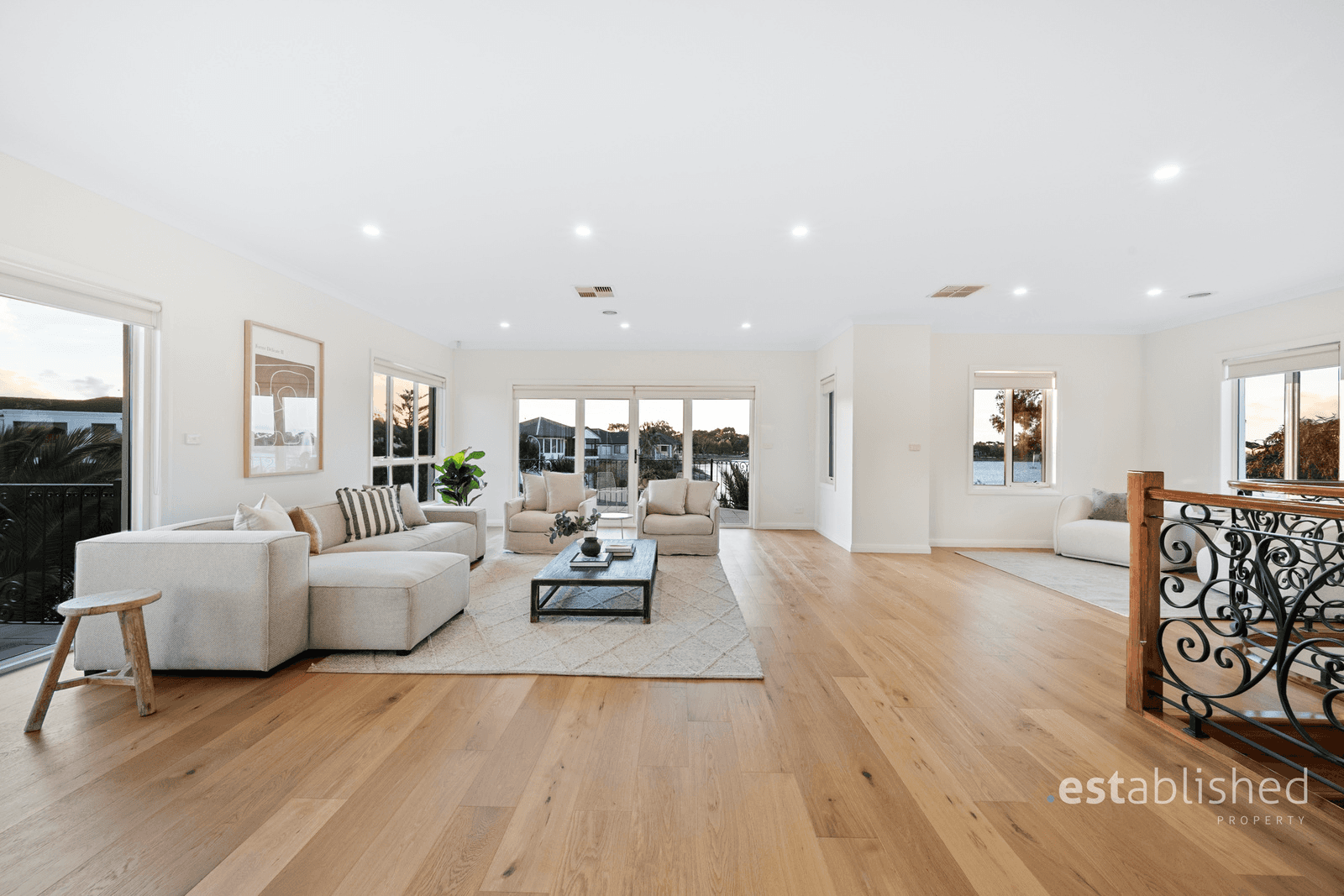 8 Panorama Way, SANCTUARY LAKES, VIC 3030