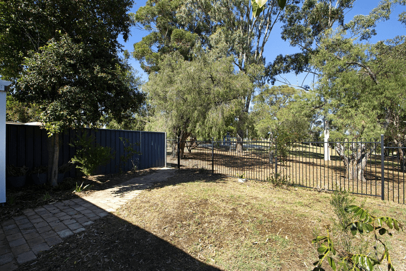 8A Monarch Court, WANNEROO, WA 6065