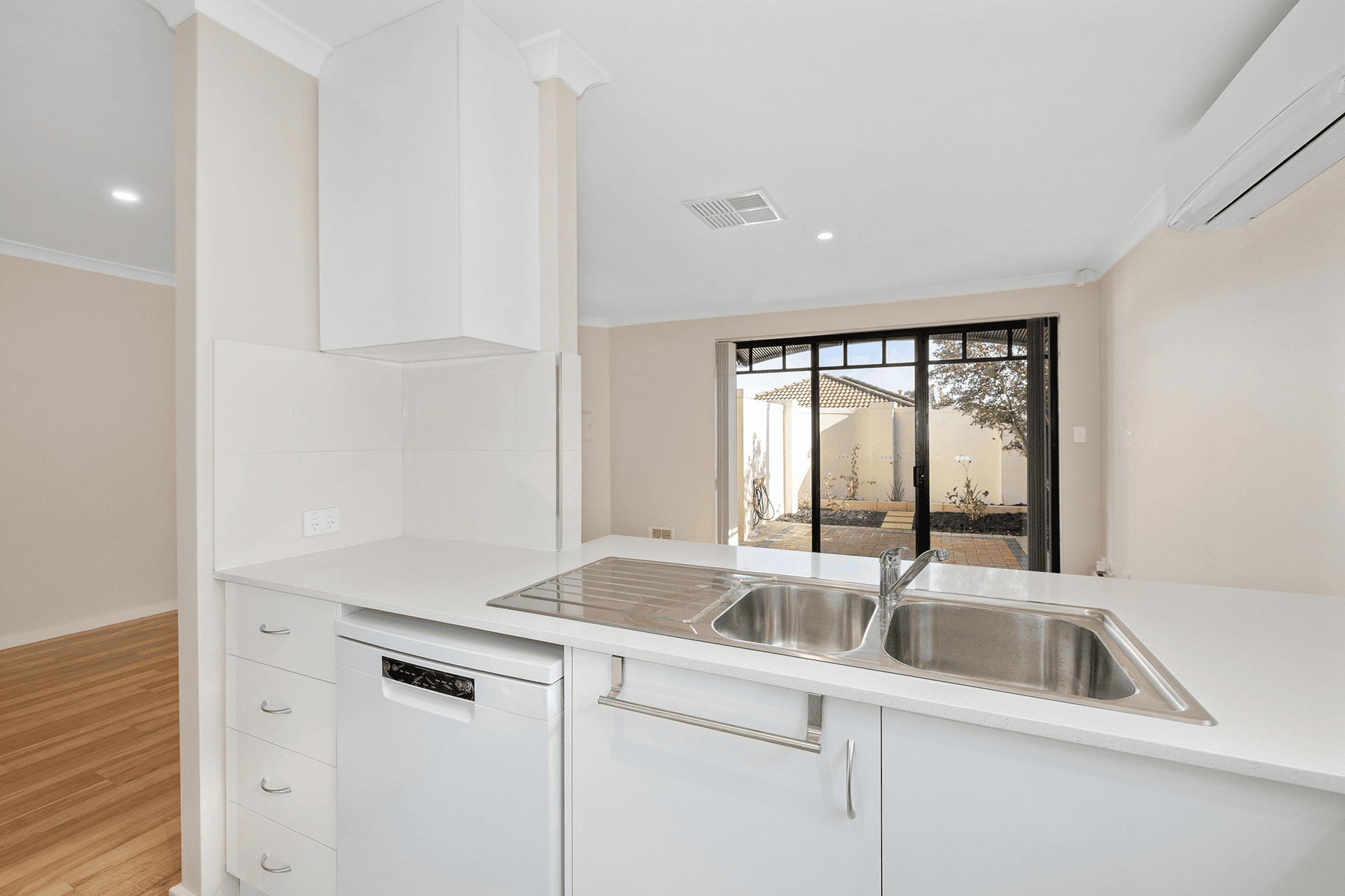 7/6-8 Warwick Street, St James, WA 6102