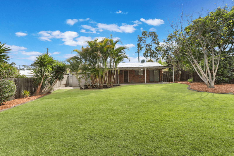 24 Glenelg Drive, BRASSALL, QLD 4305