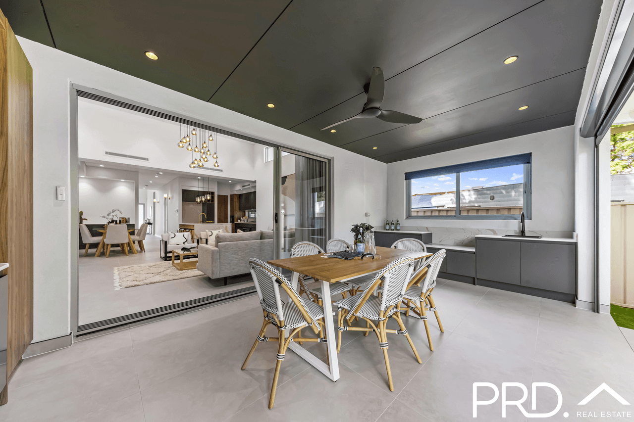 12 Worsley Street, EAST HILLS, NSW 2213