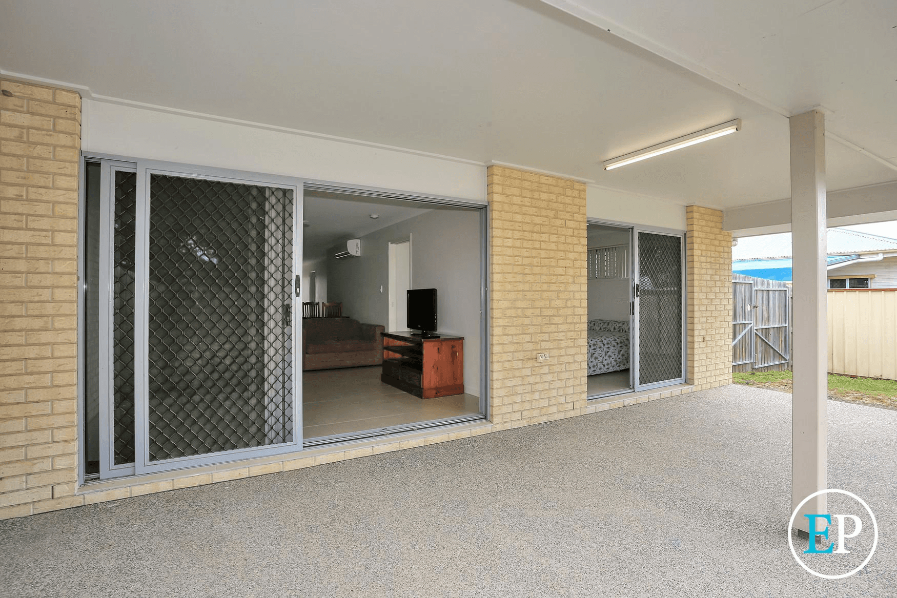 1 & 2/160 Targo Street, WALKERVALE, QLD 4670