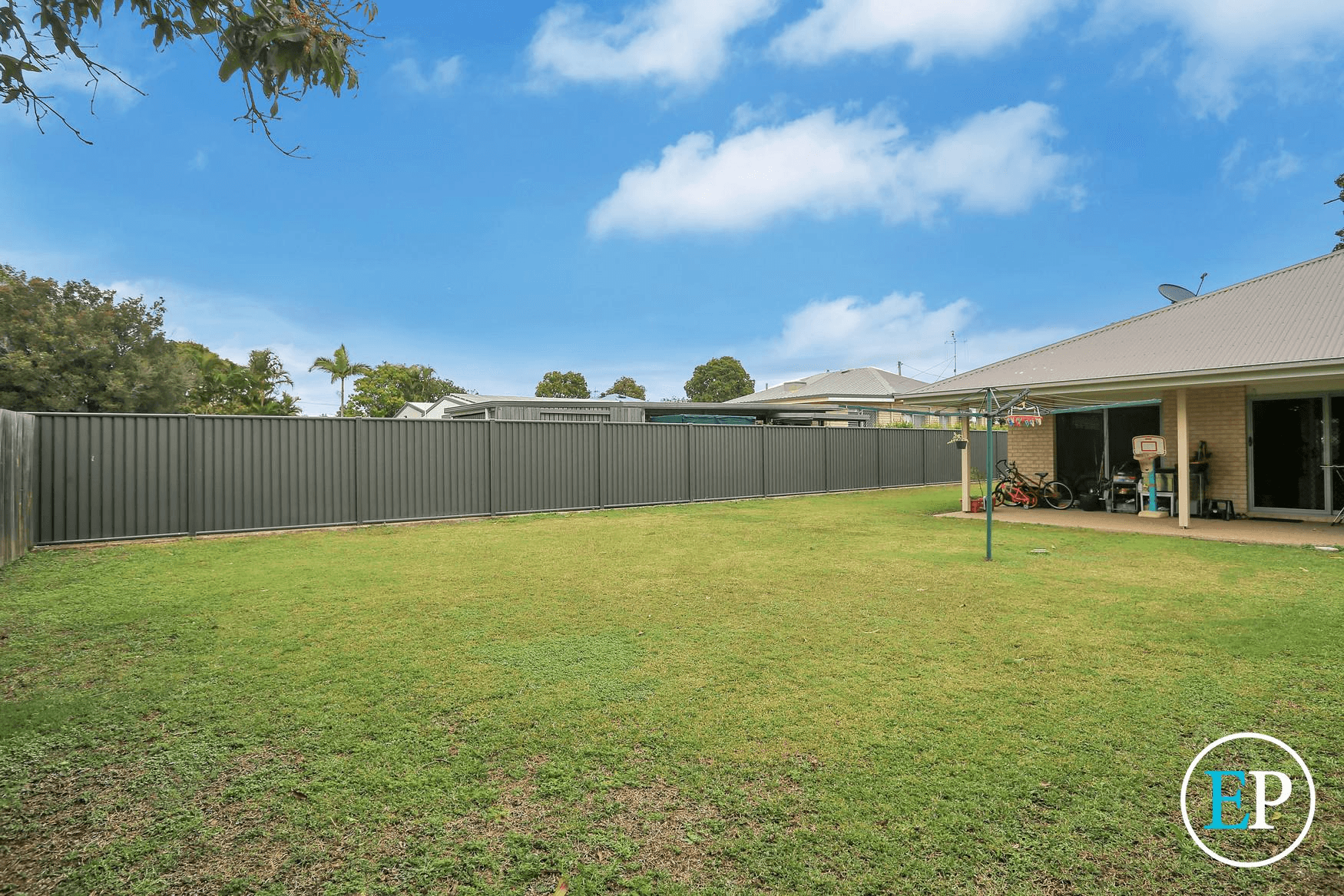 1 & 2/160 Targo Street, WALKERVALE, QLD 4670