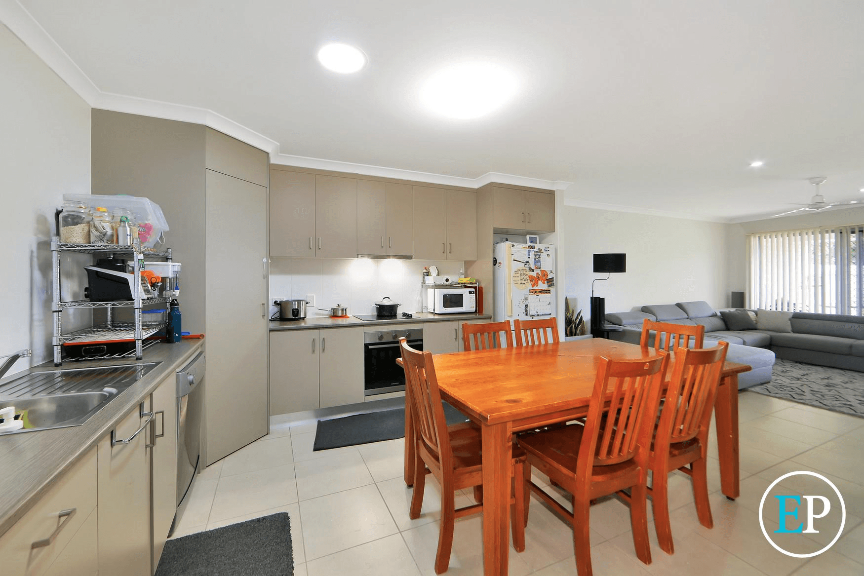 1 & 2/160 Targo Street, WALKERVALE, QLD 4670