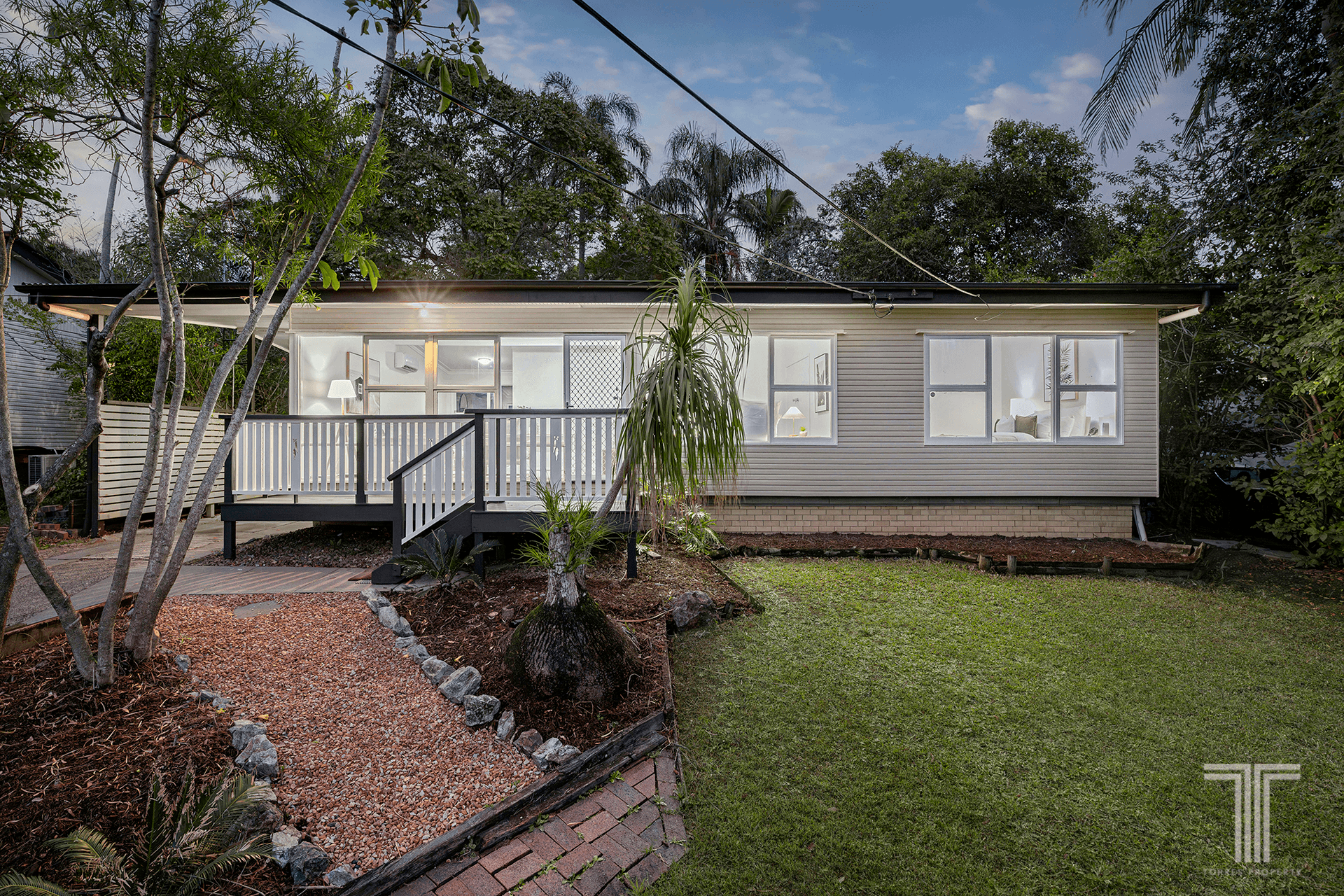 54 Valentia Street, Mansfield, QLD 4122