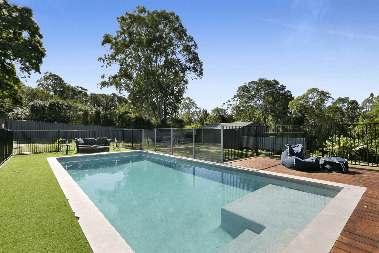 15 Pharlap Avenue, MUDGEERABA, QLD 4213