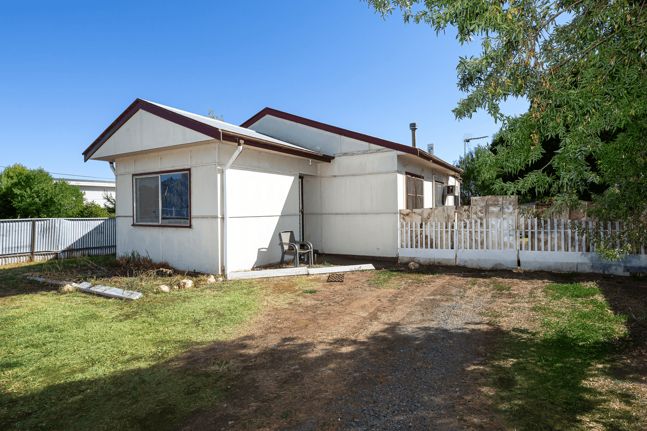 3 Clarke Street, TEMORA, NSW 2666