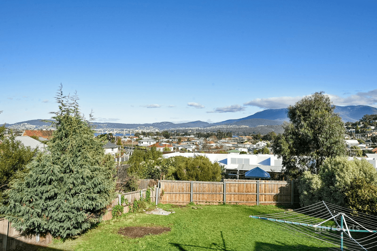 211 East Derwent Highway, LINDISFARNE, TAS 7015