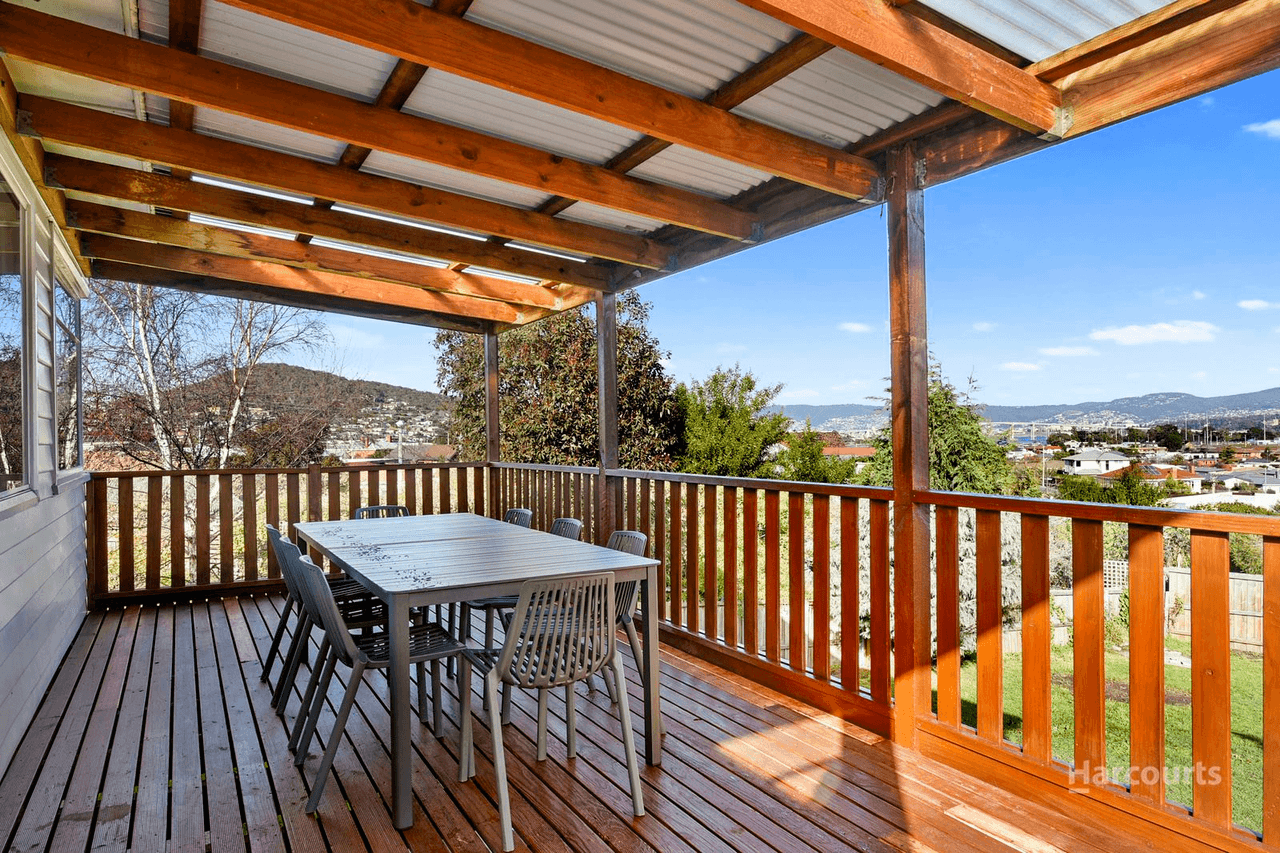 211 East Derwent Highway, LINDISFARNE, TAS 7015