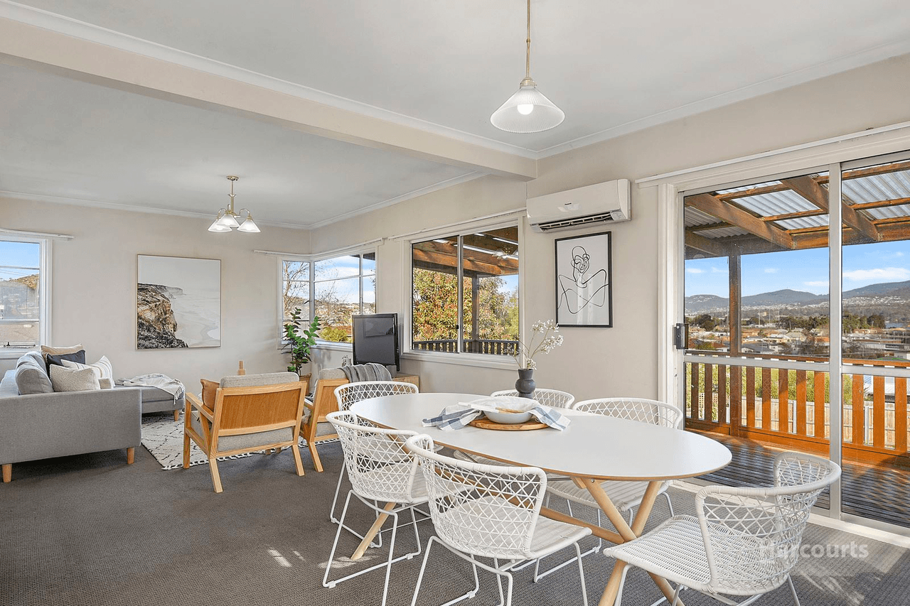 211 East Derwent Highway, LINDISFARNE, TAS 7015