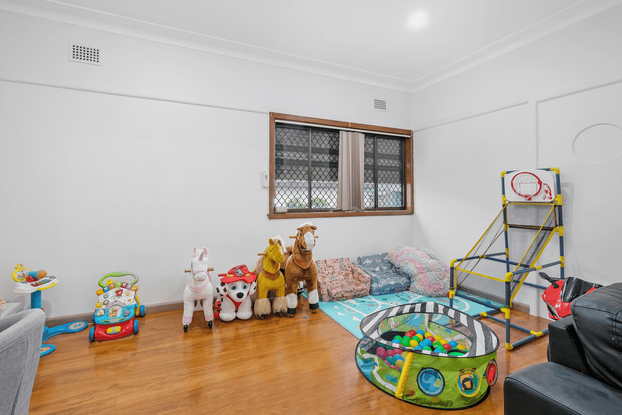 24 Carlton Parade, PUNCHBOWL, NSW 2196