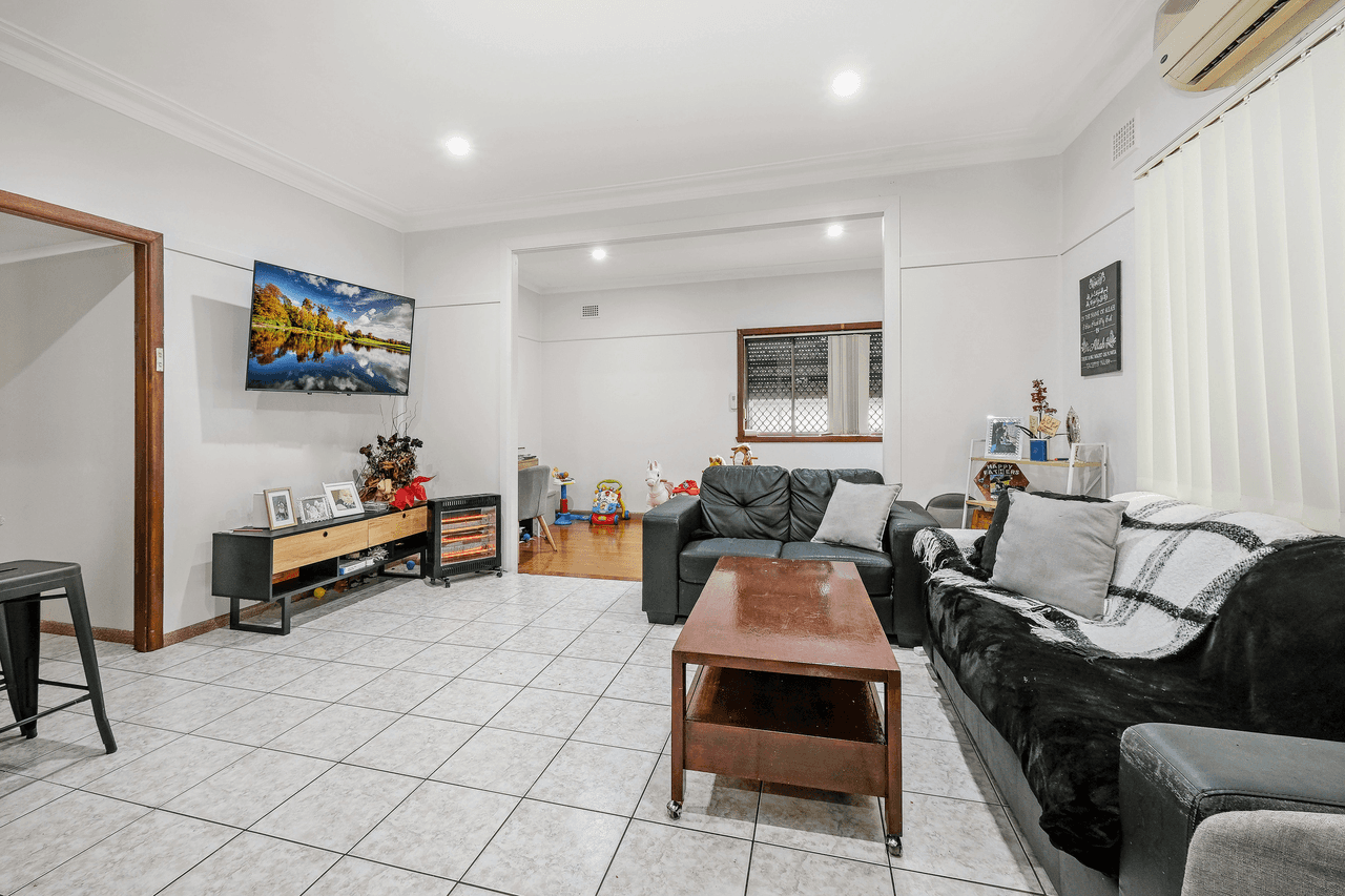 24 Carlton Parade, PUNCHBOWL, NSW 2196