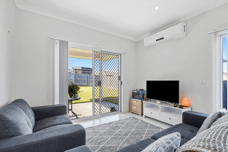 7 and 7a Arrowgrass Street, Aberglasslyn, NSW 2320