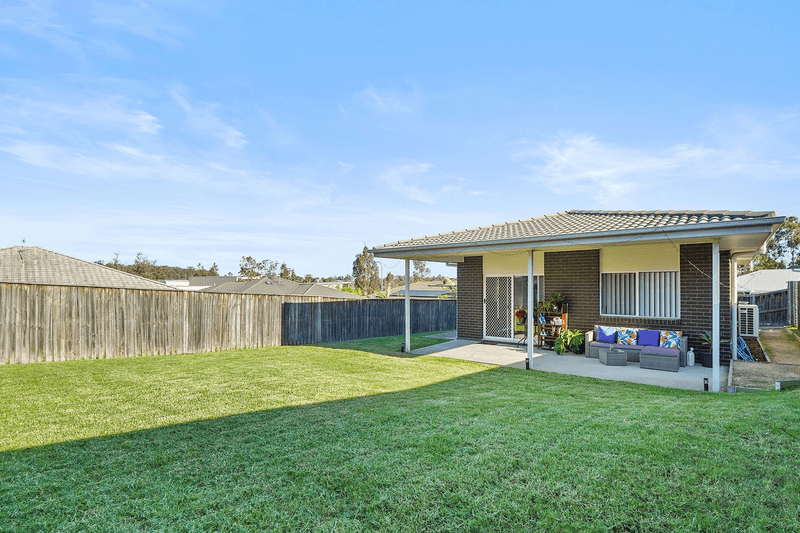 7 and 7a Arrowgrass Street, Aberglasslyn, NSW 2320