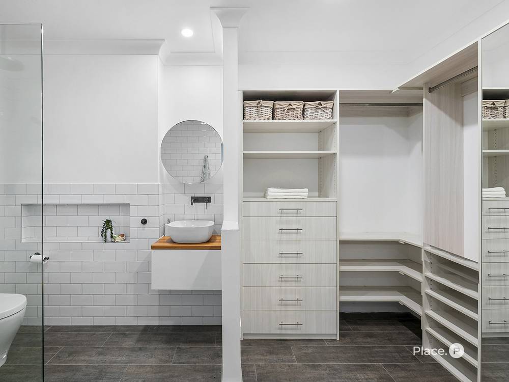 43 Marsh Street, Cannon Hill, QLD 4170