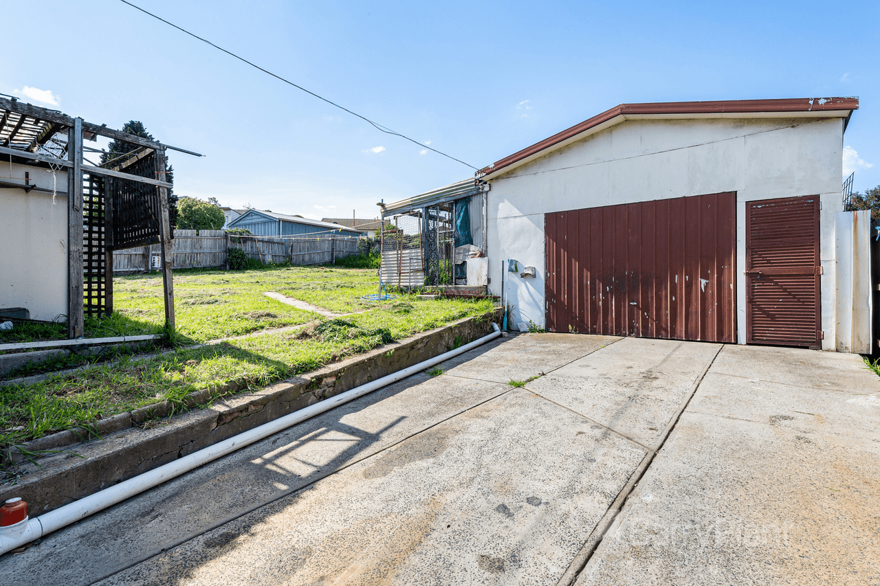 8 Almond Drive, Doveton, VIC 3177