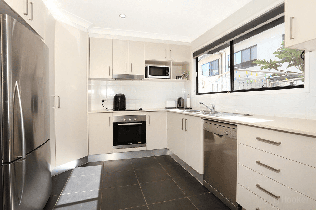 10/24 Careel Close, HELENSVALE, QLD 4212