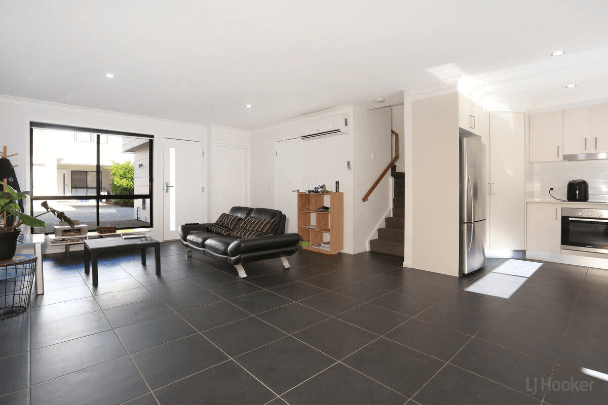 10/24 Careel Close, HELENSVALE, QLD 4212