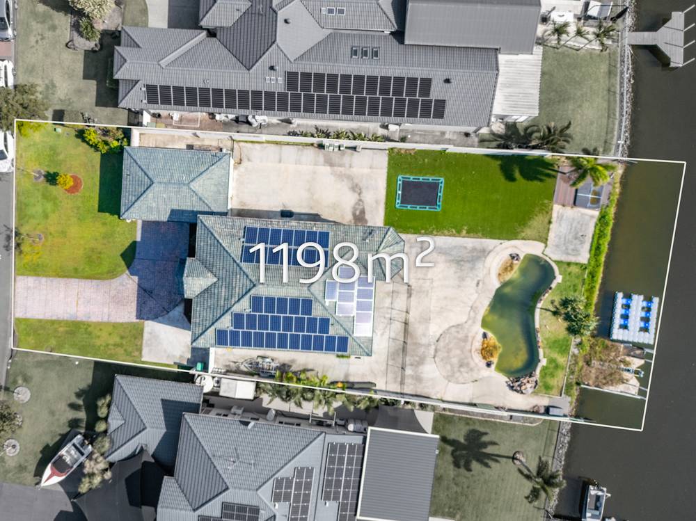 16 Parkwater Point, HELENSVALE, QLD 4212