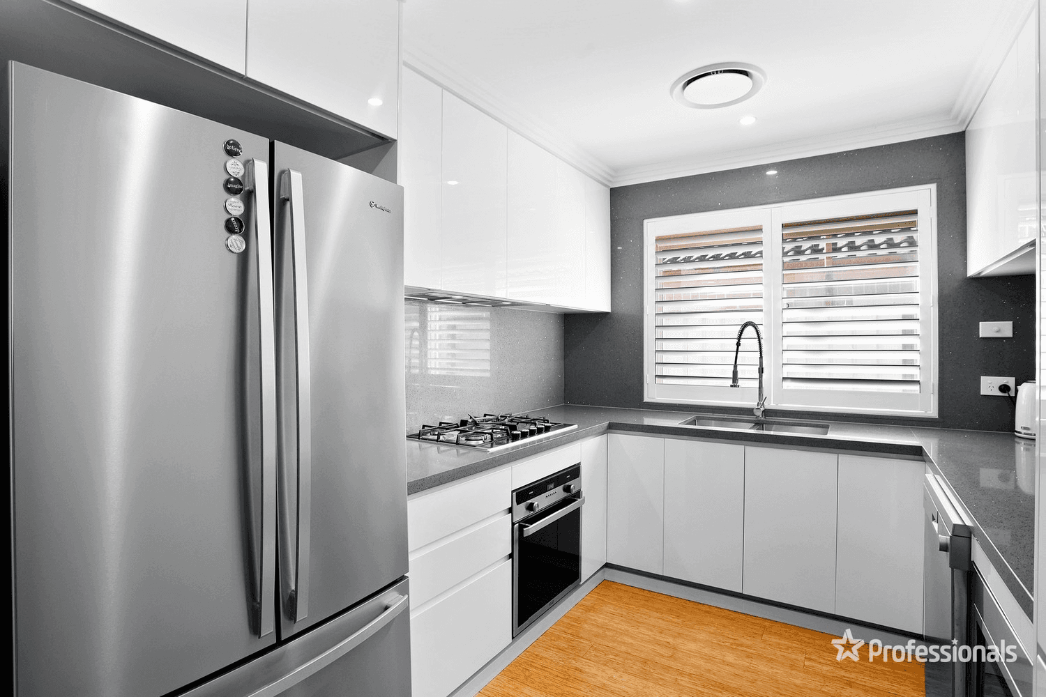 43 Explorers Way, St Clair, NSW 2759