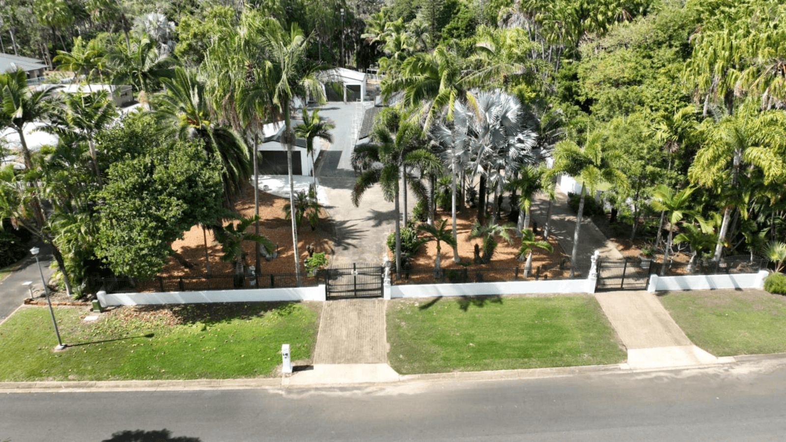 10-12 Palm Way, DUNDOWRAN BEACH, QLD 4655