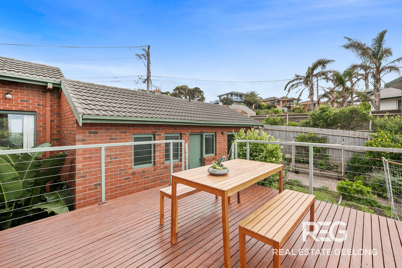 2 TREVALLY DRIVE, OCEAN GROVE, VIC 3226