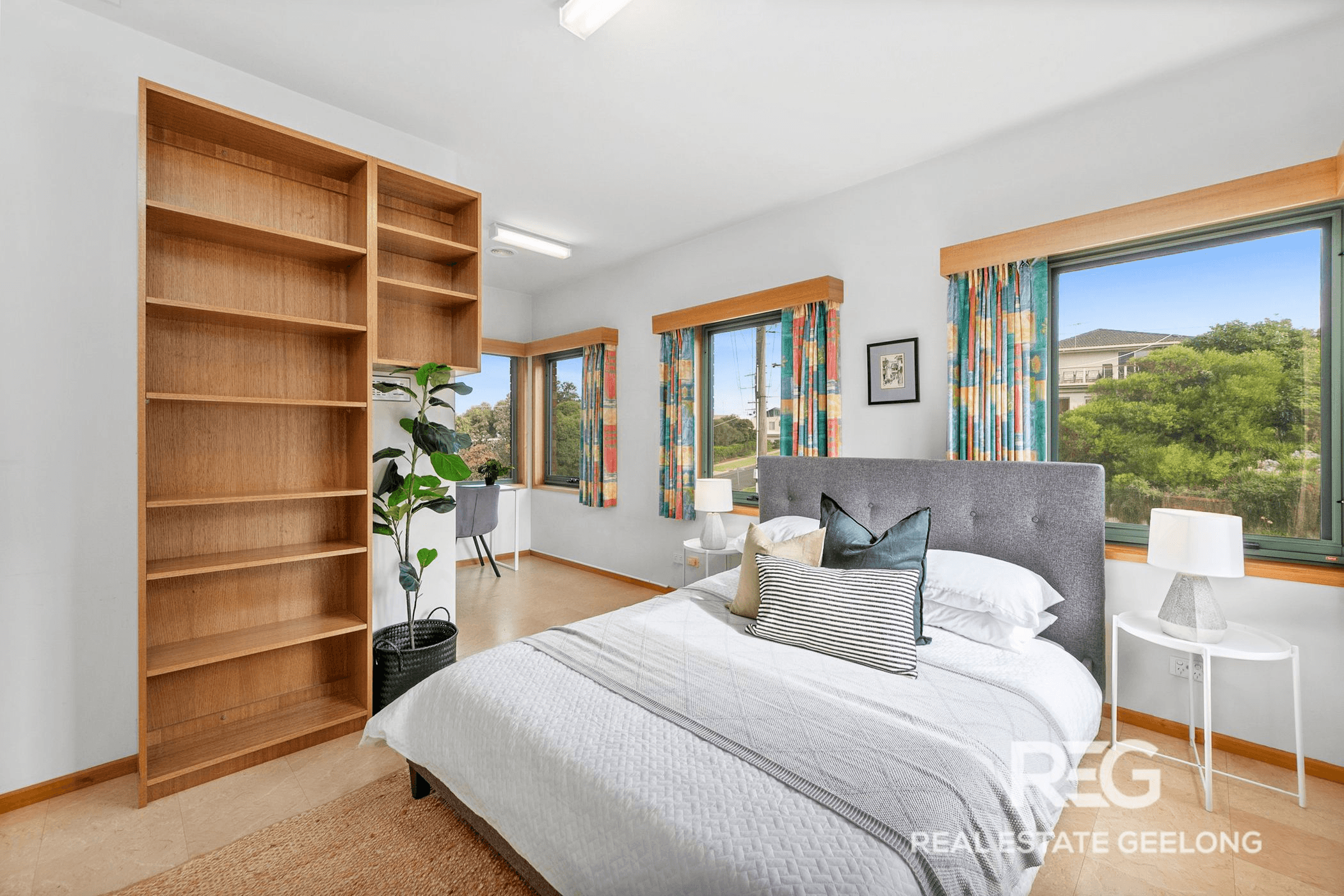 2 TREVALLY DRIVE, OCEAN GROVE, VIC 3226