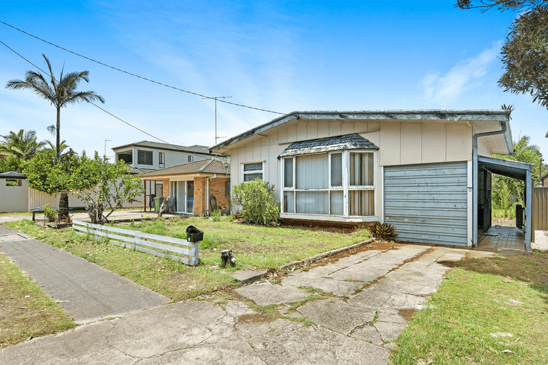 8 Sunshine Parade, Miami, QLD 4220