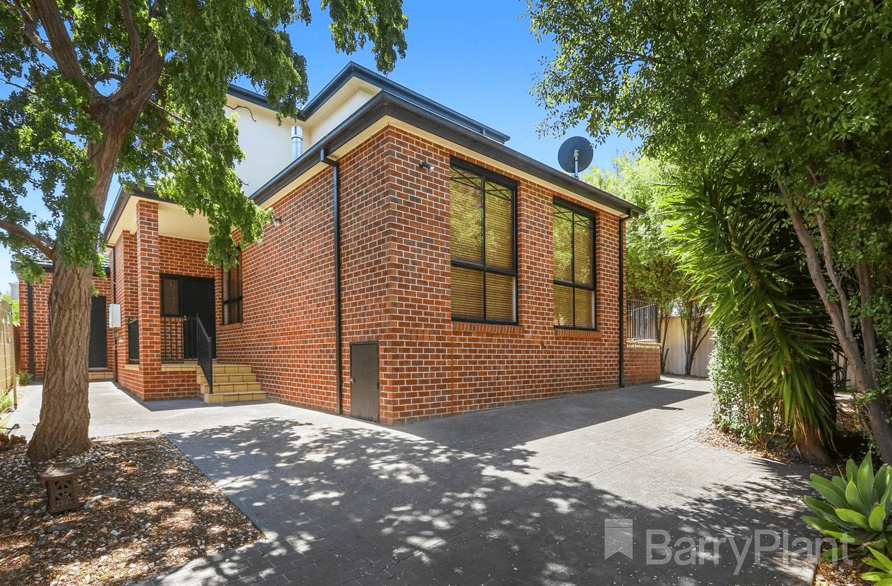 1 Nairn Court, Greenvale, VIC 3059