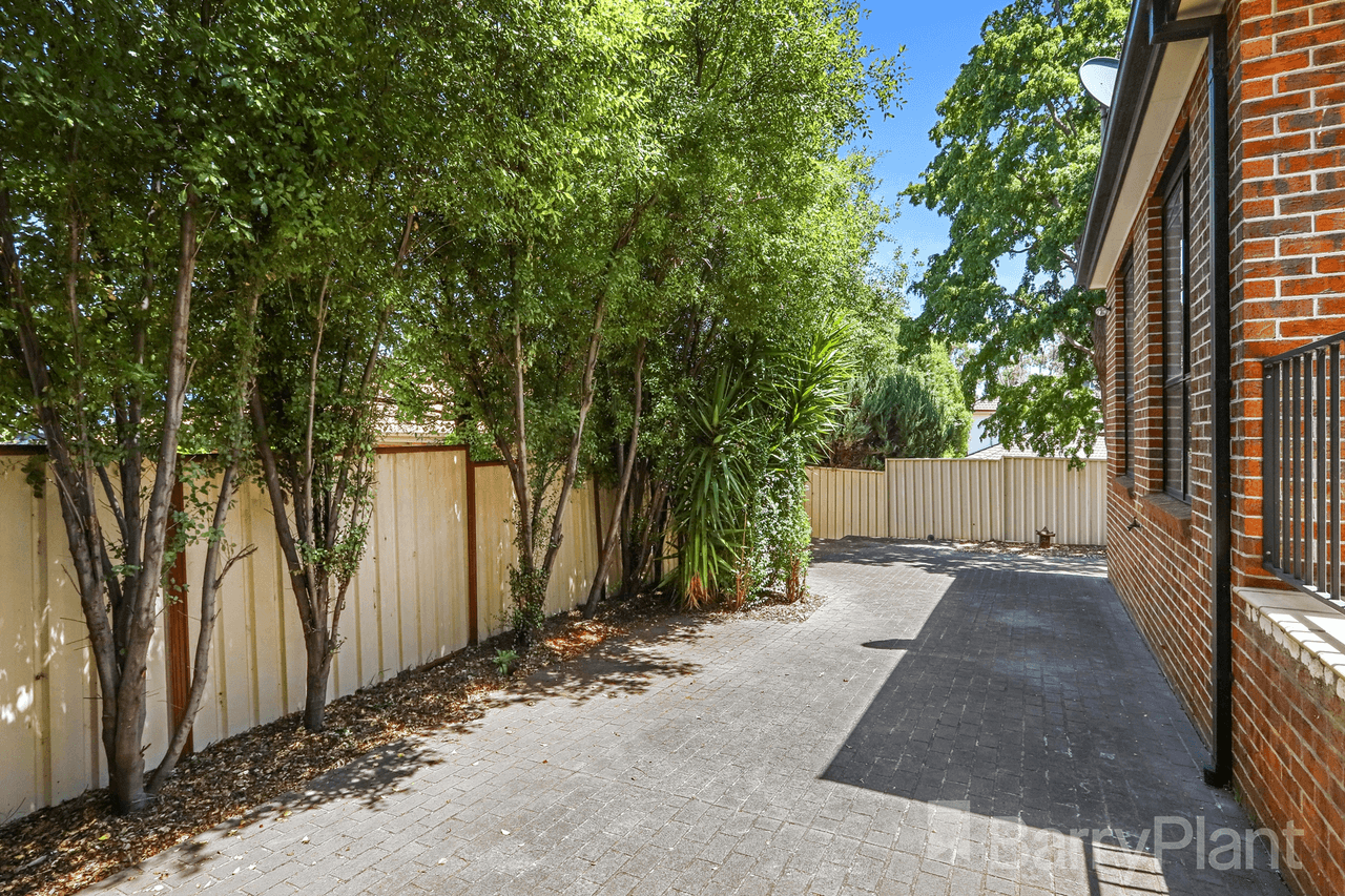 1 Nairn Court, Greenvale, VIC 3059