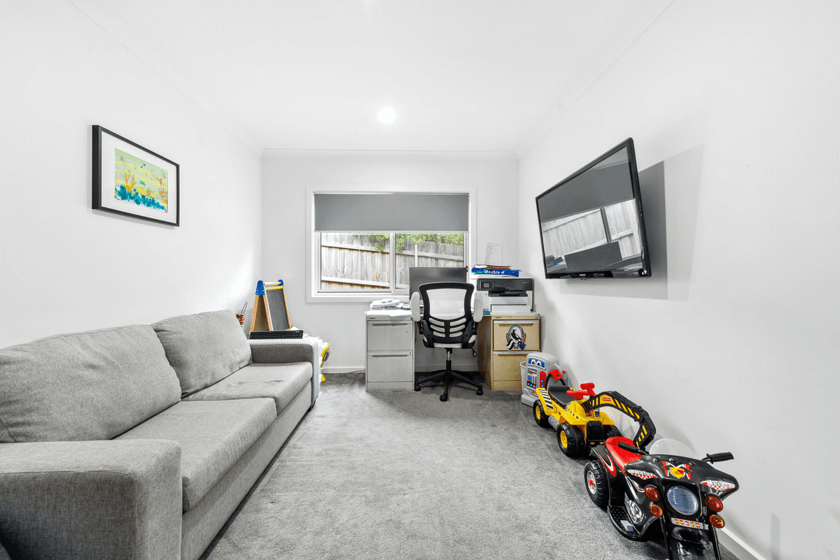 4 Warfe Drive, Lake Tyers Beach, VIC 3909