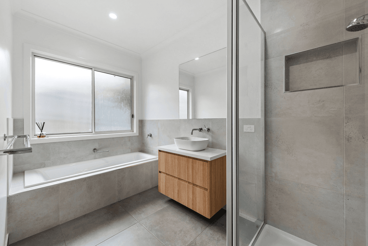 4 Warfe Drive, Lake Tyers Beach, VIC 3909