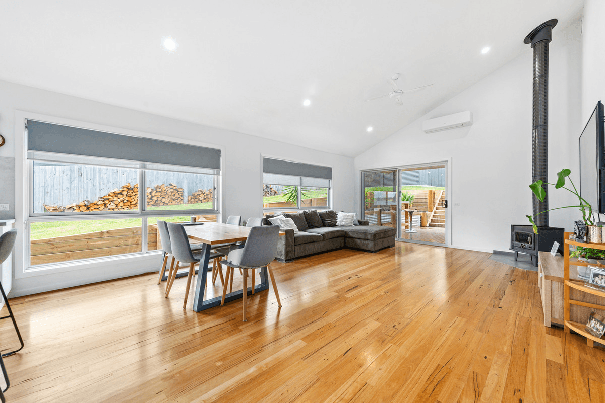 4 Warfe Drive, Lake Tyers Beach, VIC 3909