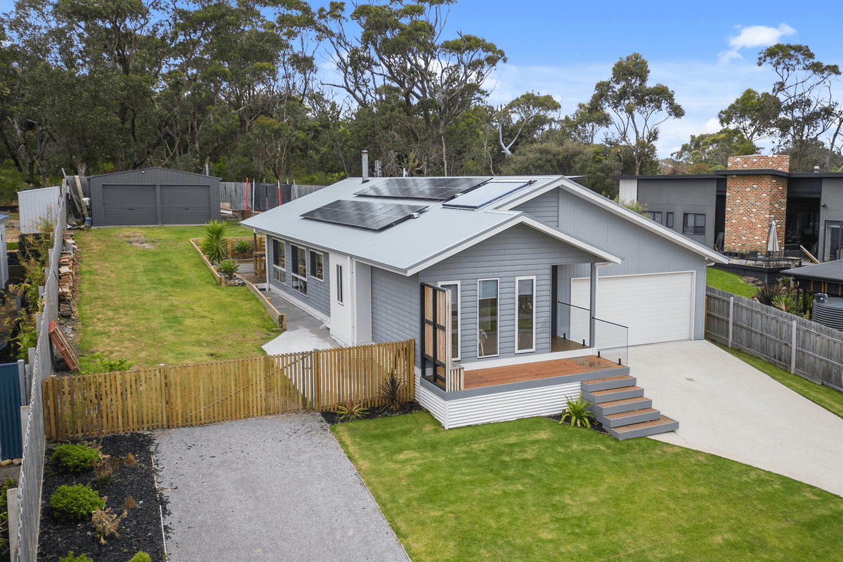 4 Warfe Drive, Lake Tyers Beach, VIC 3909