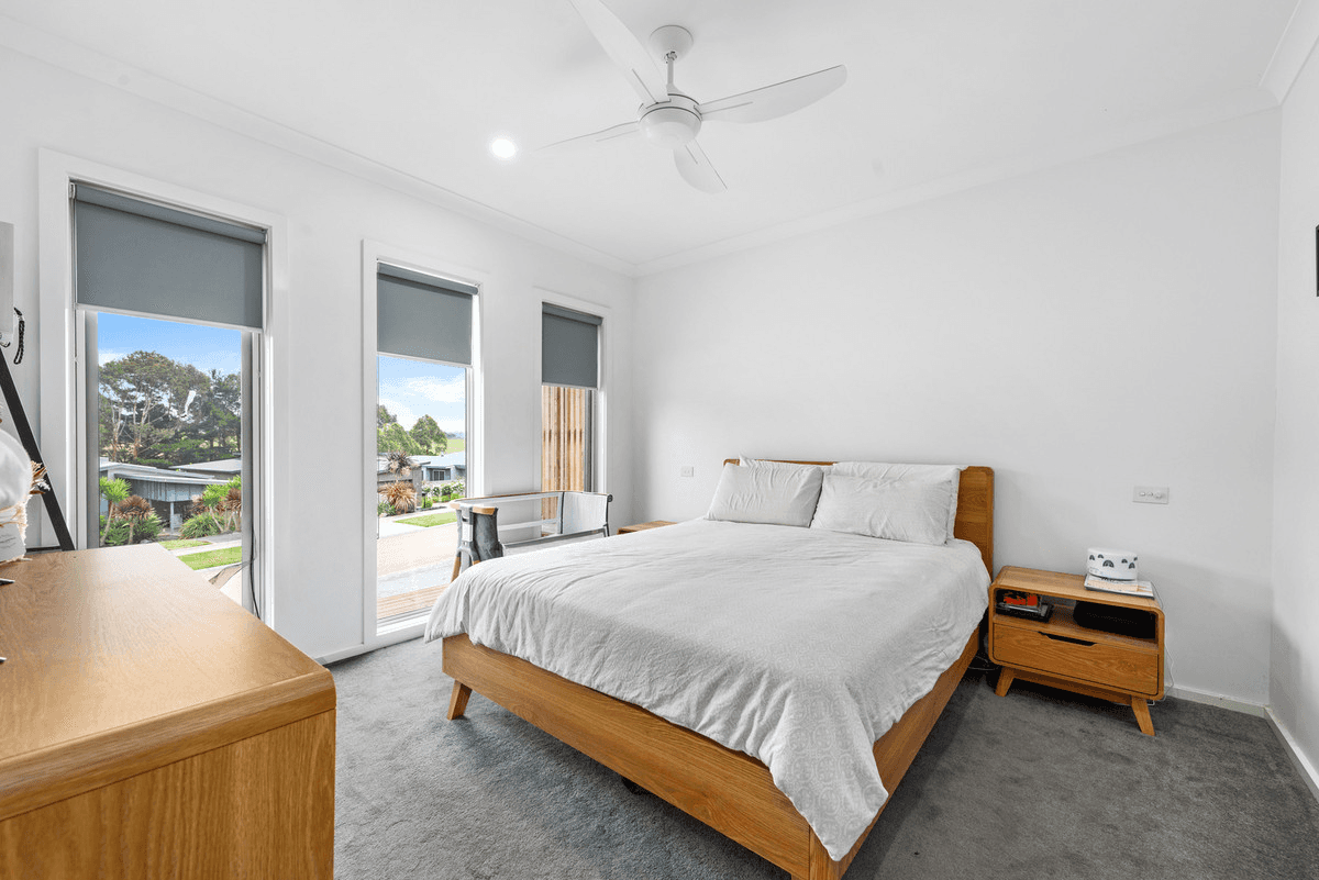 4 Warfe Drive, Lake Tyers Beach, VIC 3909