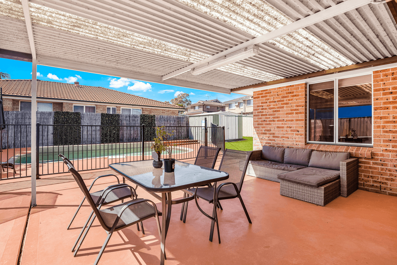 38 Braidwood Drive, PRESTONS, NSW 2170