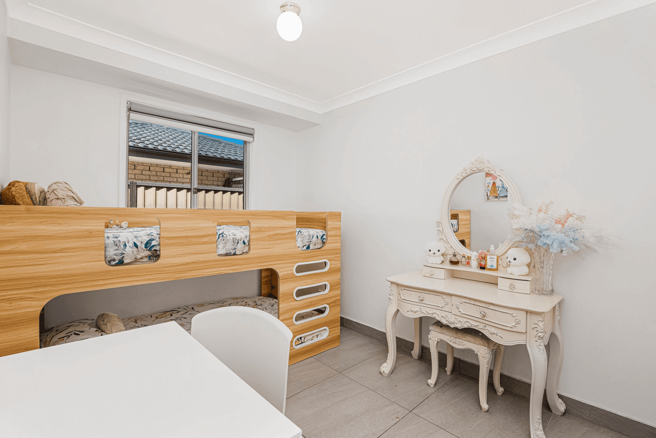 38 Braidwood Drive, PRESTONS, NSW 2170