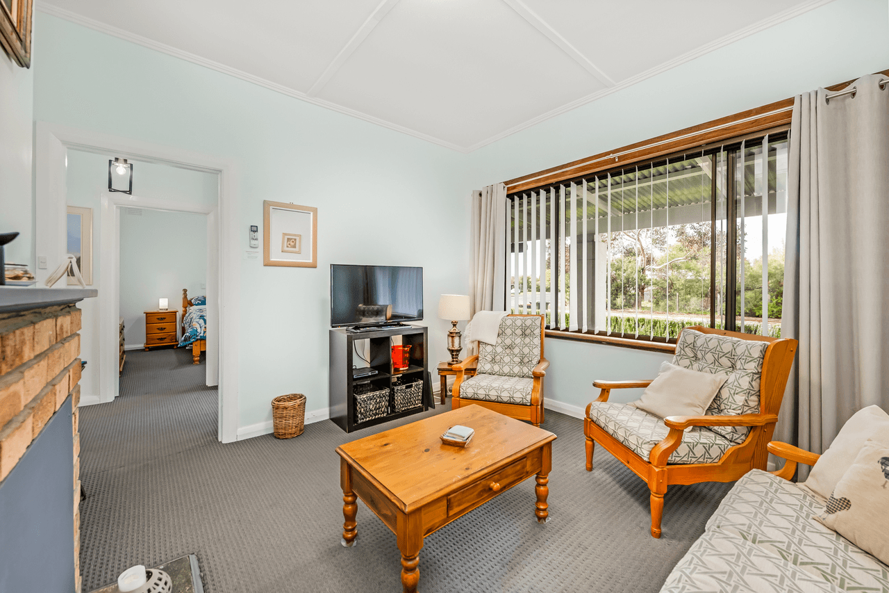 15 Young Street, PENOLA, SA 5277