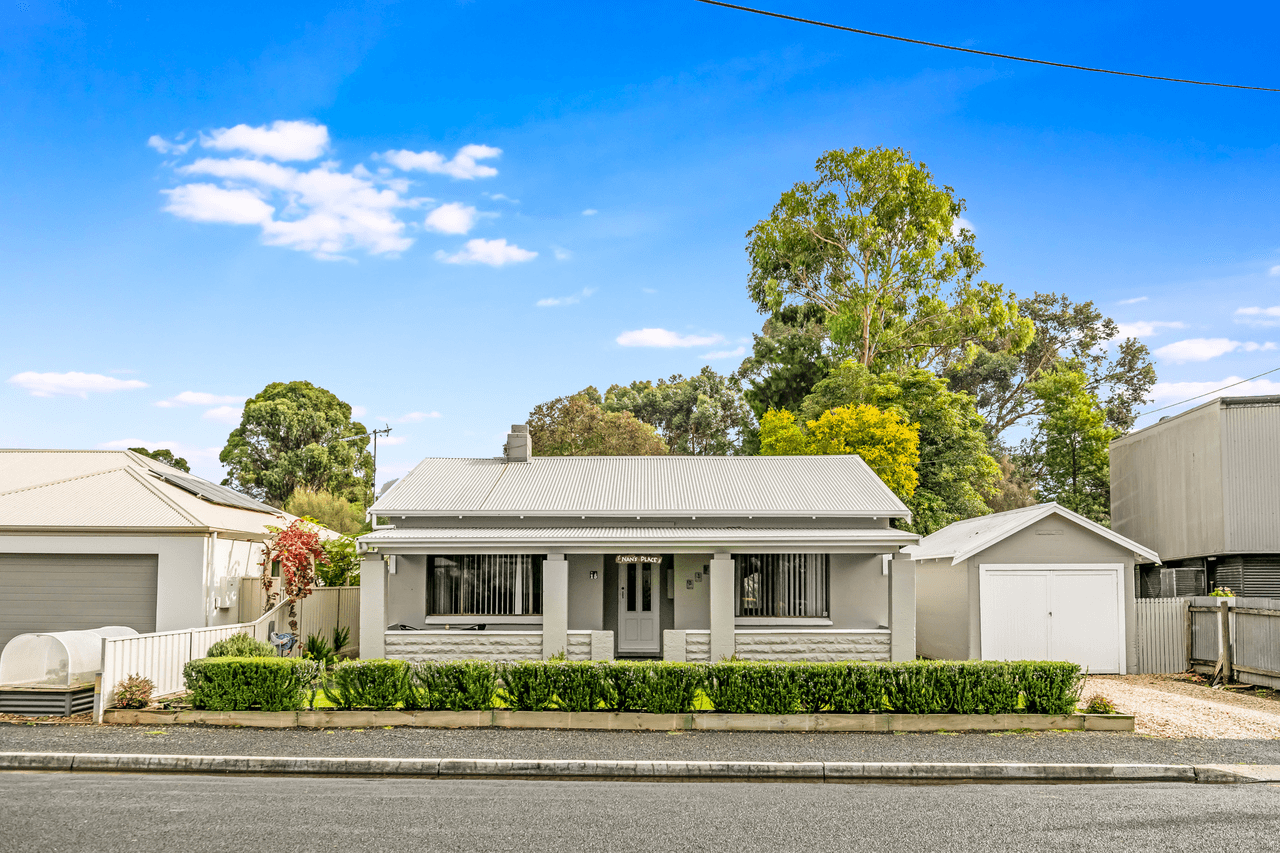 15 Young Street, PENOLA, SA 5277