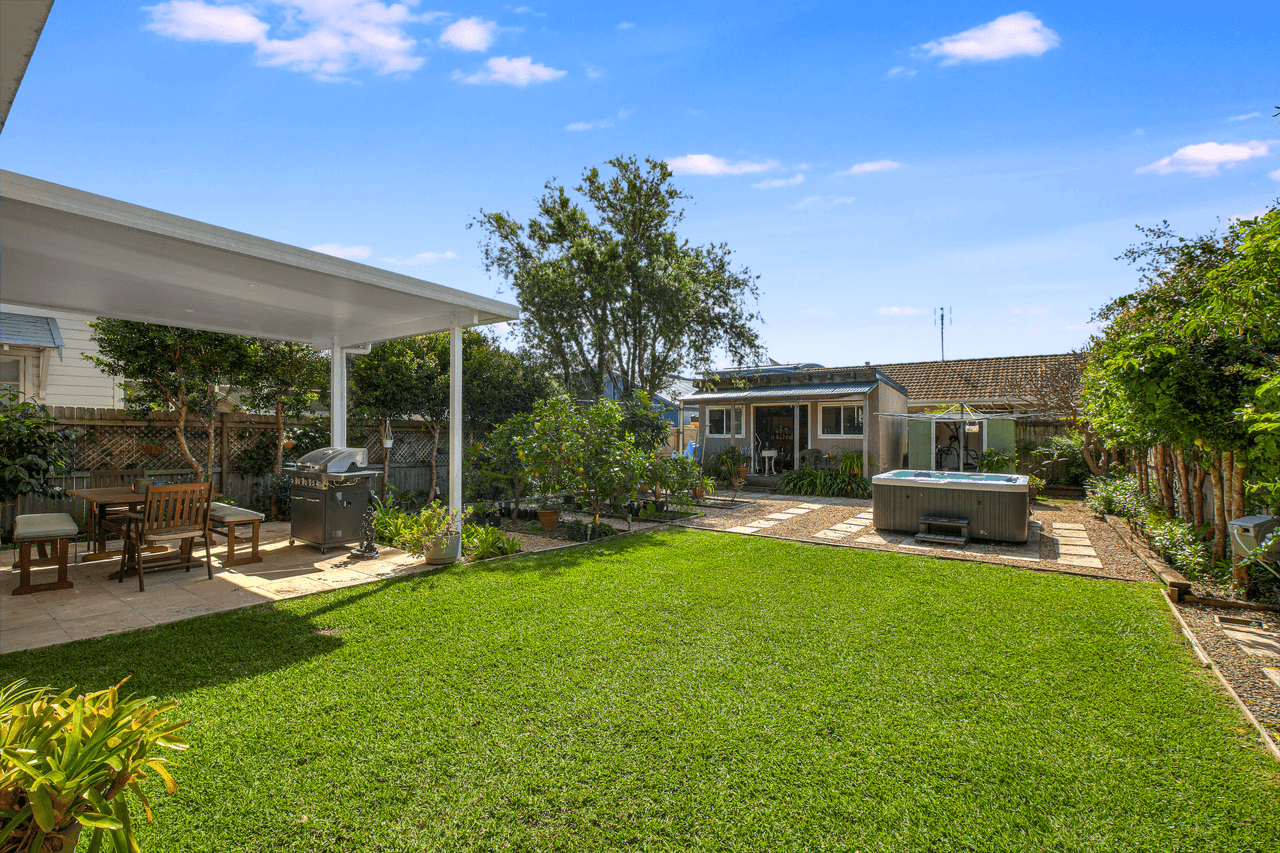 27 Village Road, SARATOGA, NSW 2251