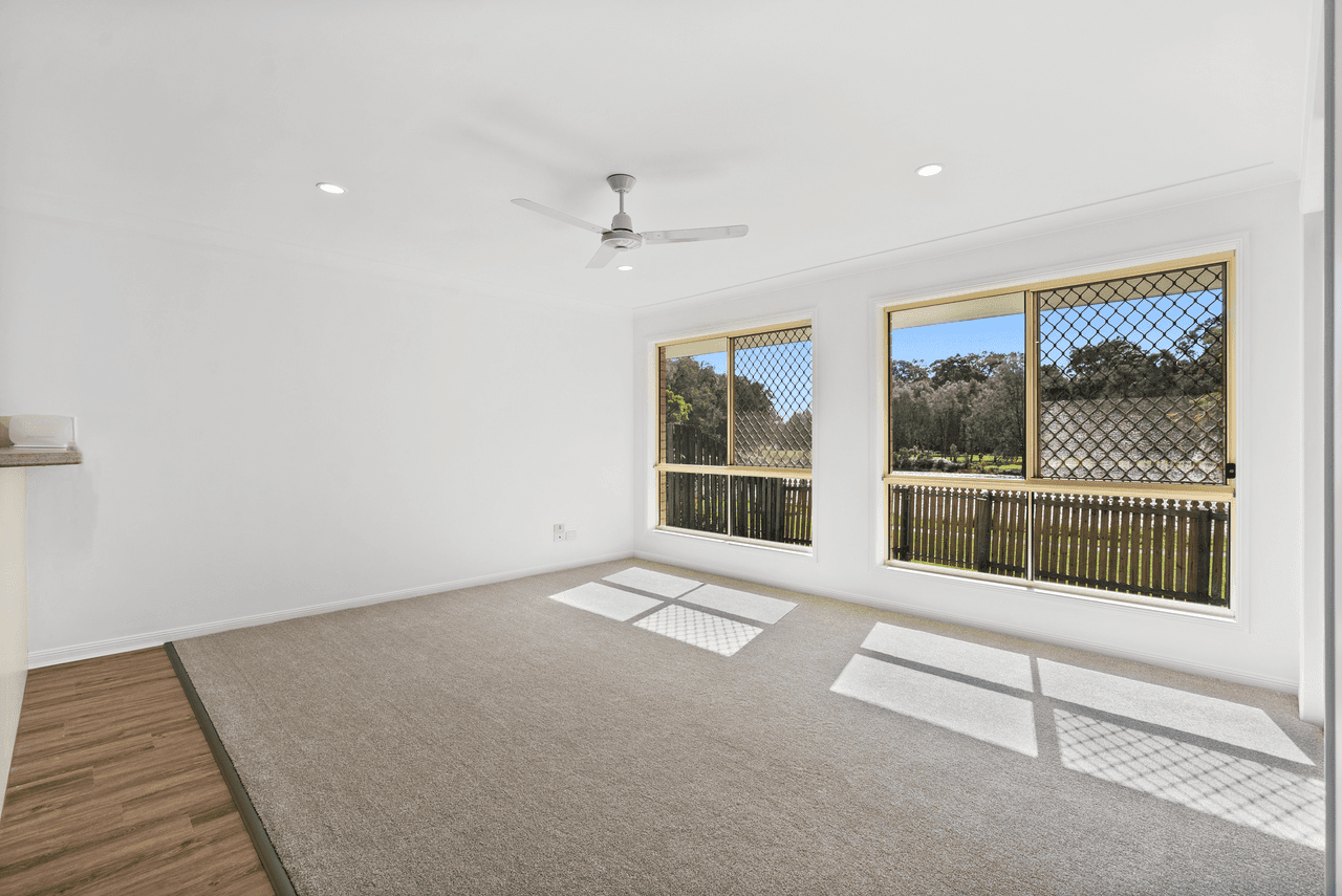 40 Silver Glade Drive, ELANORA, QLD 4221