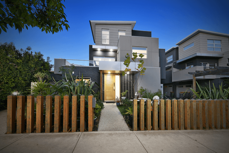 1/82 Richardson Street, ESSENDON, VIC 3040